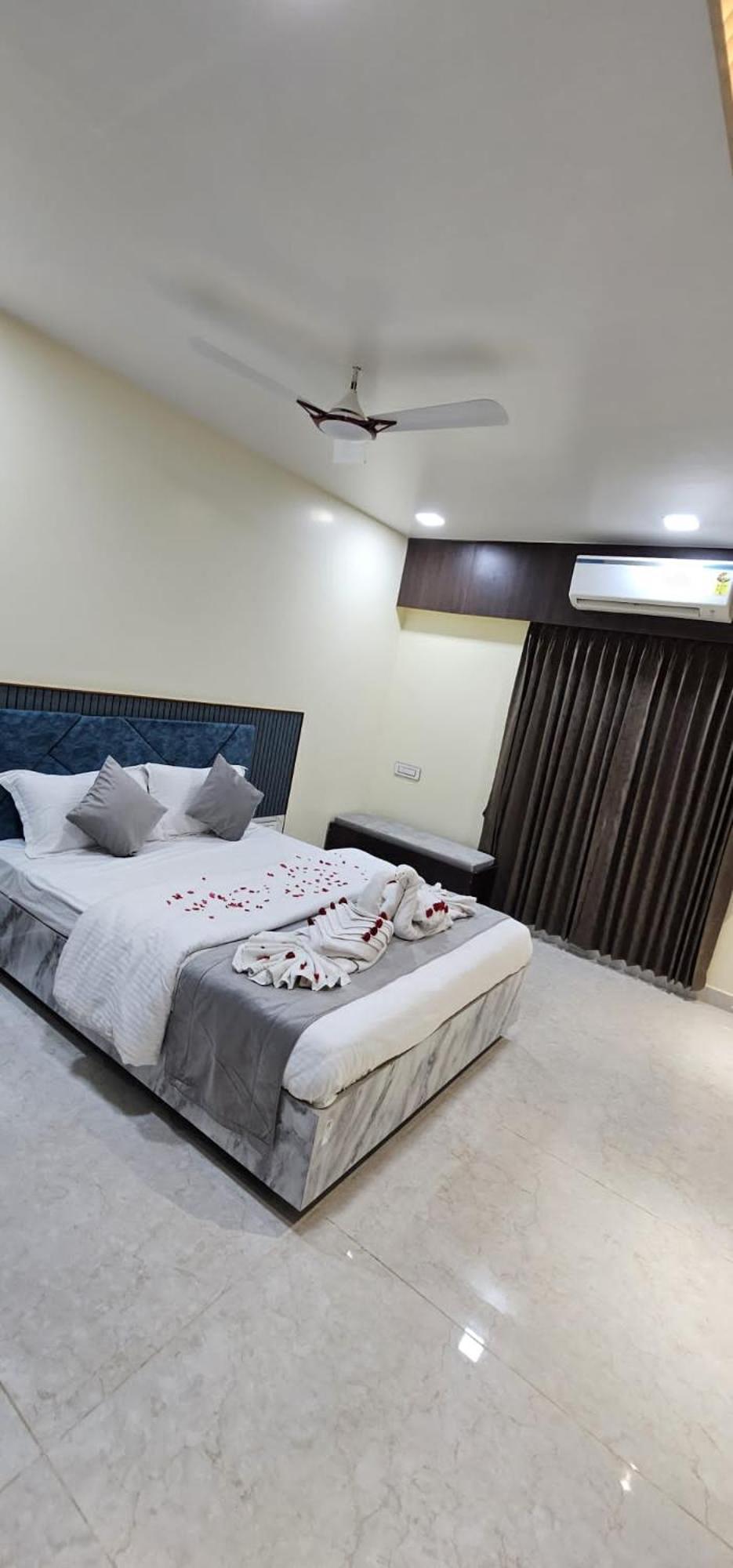 Jai Raja'S Tower Hotel Karaikkudi Bagian luar foto