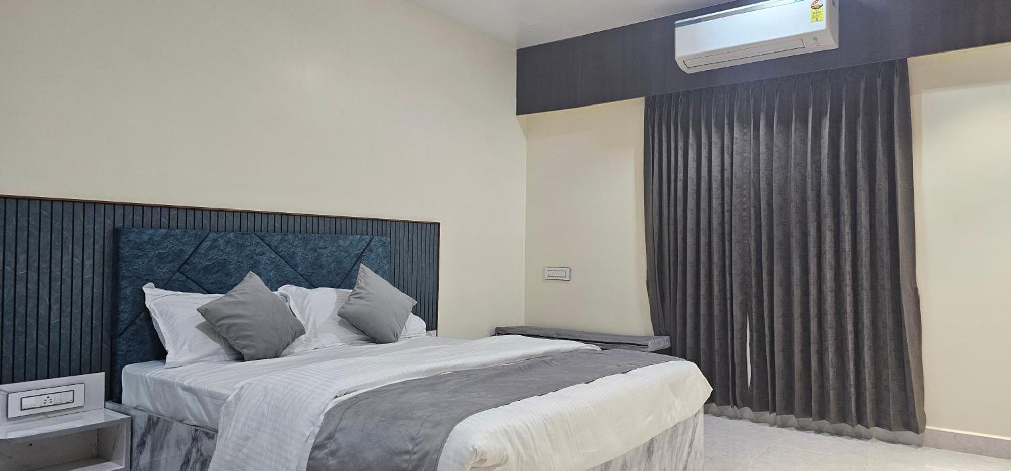 Jai Raja'S Tower Hotel Karaikkudi Bagian luar foto