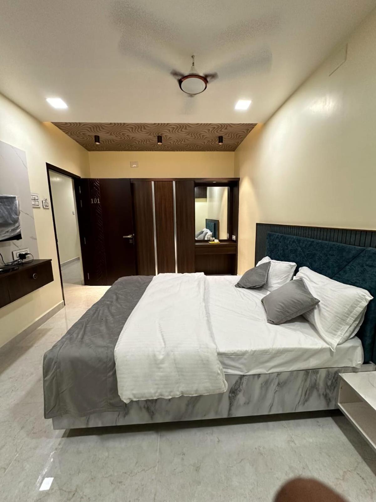 Jai Raja'S Tower Hotel Karaikkudi Bagian luar foto