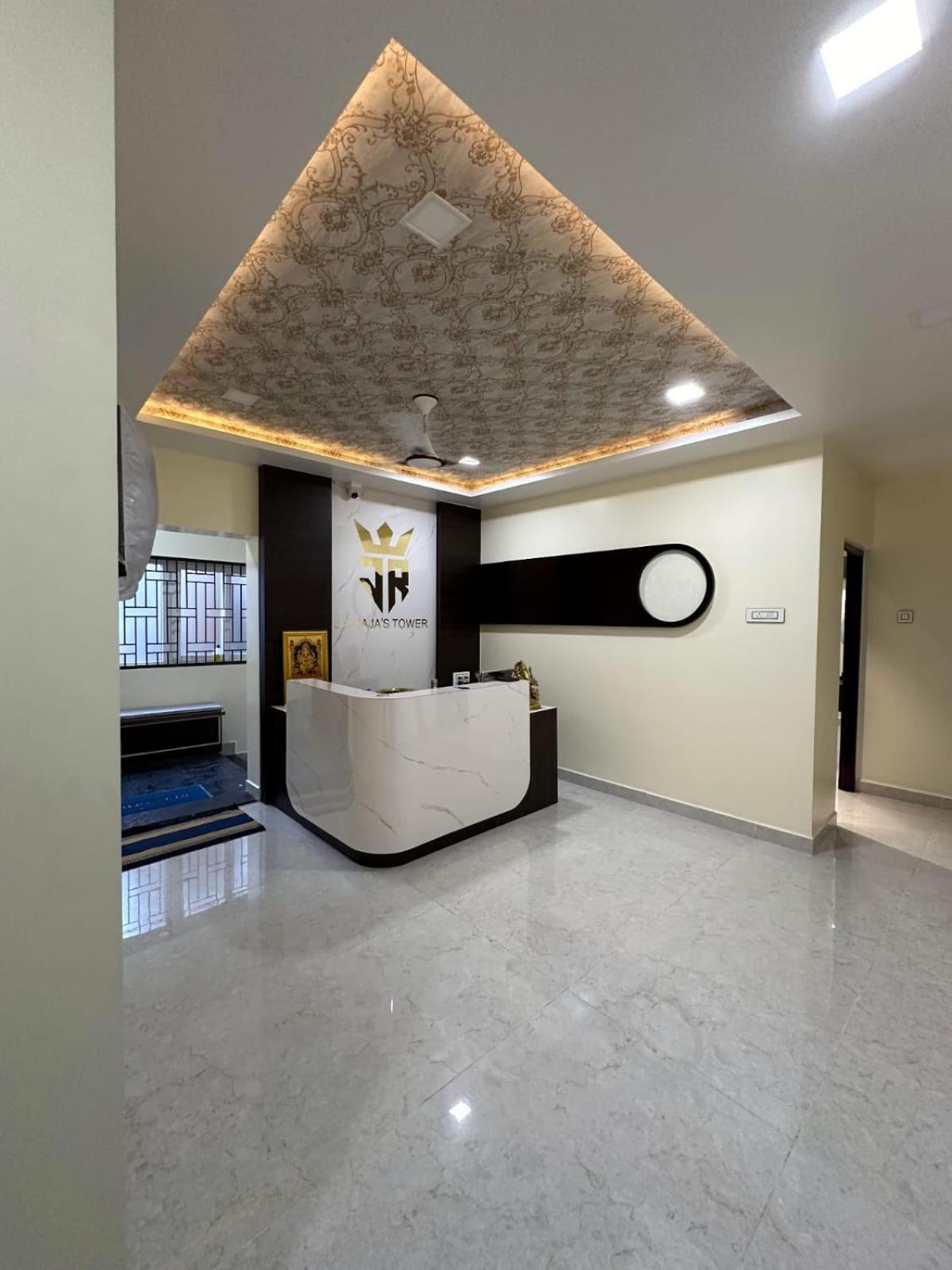 Jai Raja'S Tower Hotel Karaikkudi Bagian luar foto