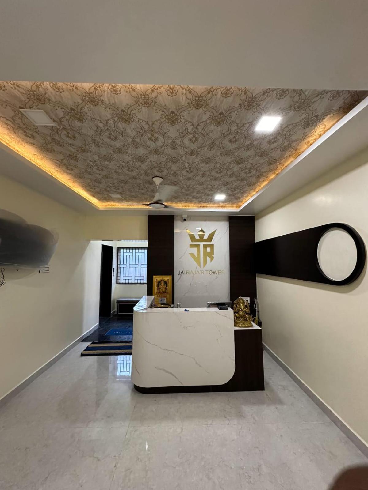 Jai Raja'S Tower Hotel Karaikkudi Bagian luar foto